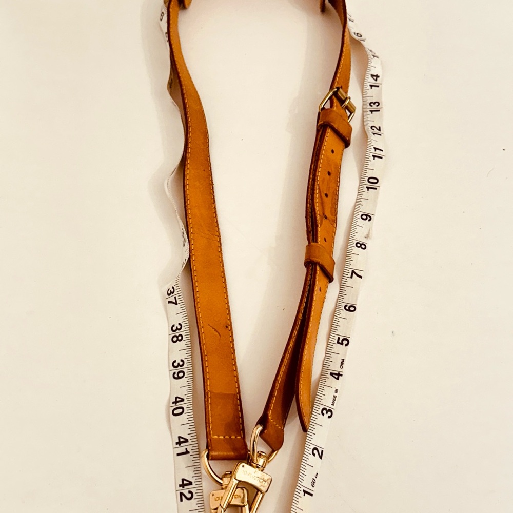 Louis Vuitton strap purse/bag holder tan - Picture 2 of 9